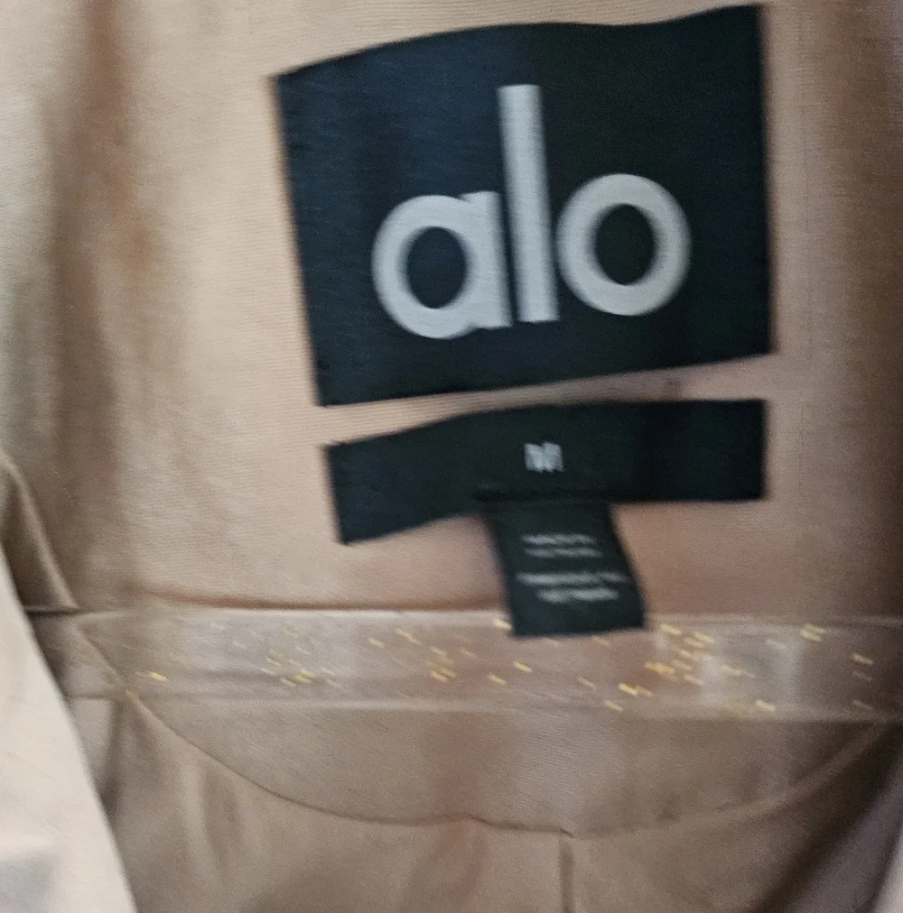 Alo Yoga Prime Trench